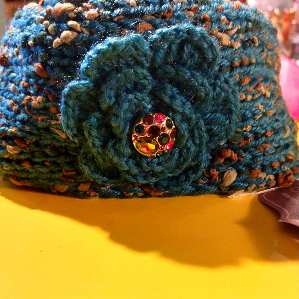 Headband NWT TAKE A GOOD LOOK AT THIS MAKE SURE U KNOW WHAT IT IS